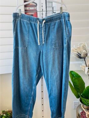 GAP Women’s Light Blue Relaxed Drawstring Jeans